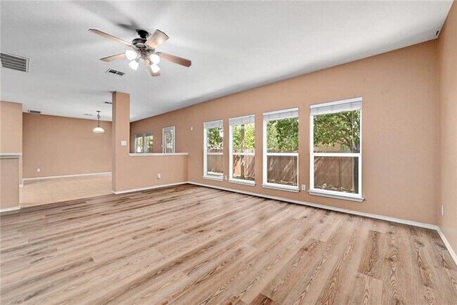 Building Photo - 2049 Rachel Ln