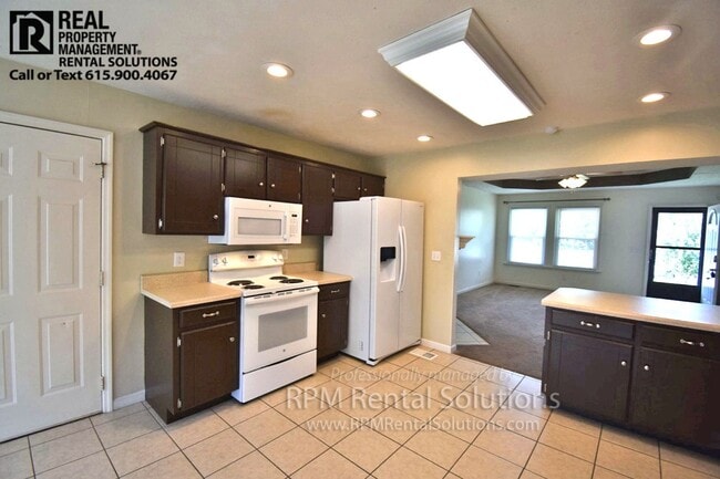 Building Photo - 3BR/2BA in LaVergne w/ 2-car garage, fenced in backyard, walk to Percy Priest Lake!