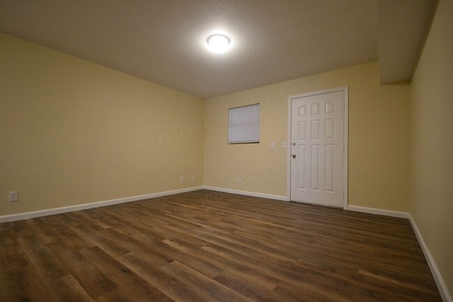 Building Photo - Pike Apartments