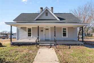 Building Photo - "Charming 4-Bedroom Home in the Heart of Winston-Salem-Pets Welcome Housing Vouchers Accepted!