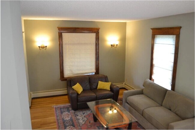 Living room - 1003 21st Ave SE