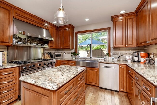 Building Photo - 3Bd/3Ba Seattle House