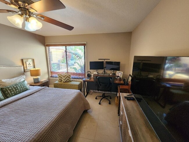 Building Photo - 3760 NW 19th St