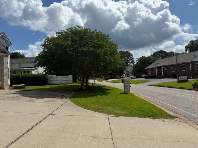 Building Photo - Lexington - Commercial Property
