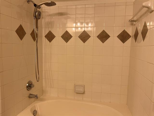 Building Photo - 3102 Kings Rd