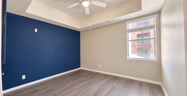 Building Photo - 27 E Agate Ave