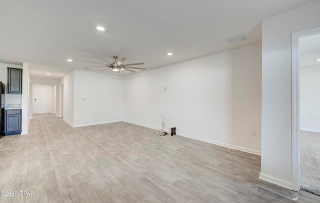 Building Photo - 112 Red Bay Rd