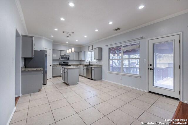 Building Photo - 1411 Kingsbridge