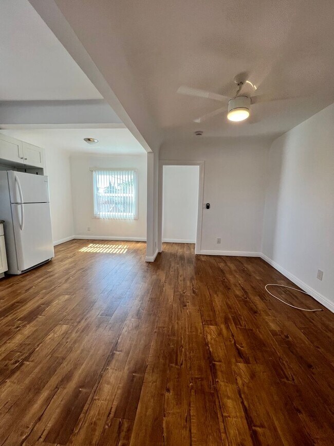 Building Photo - 4172 S Hobart Blvd