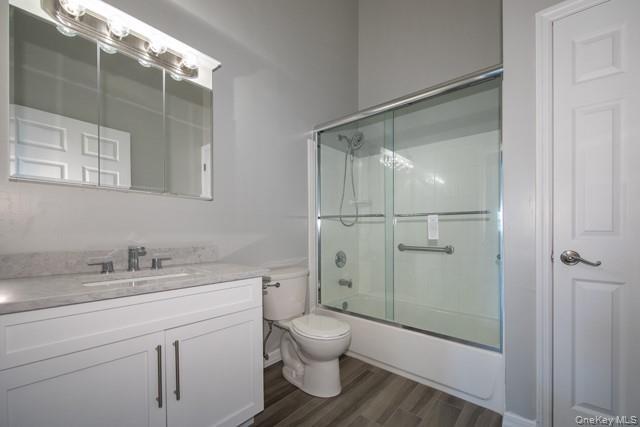 Building Photo - 46 Village Green Dr