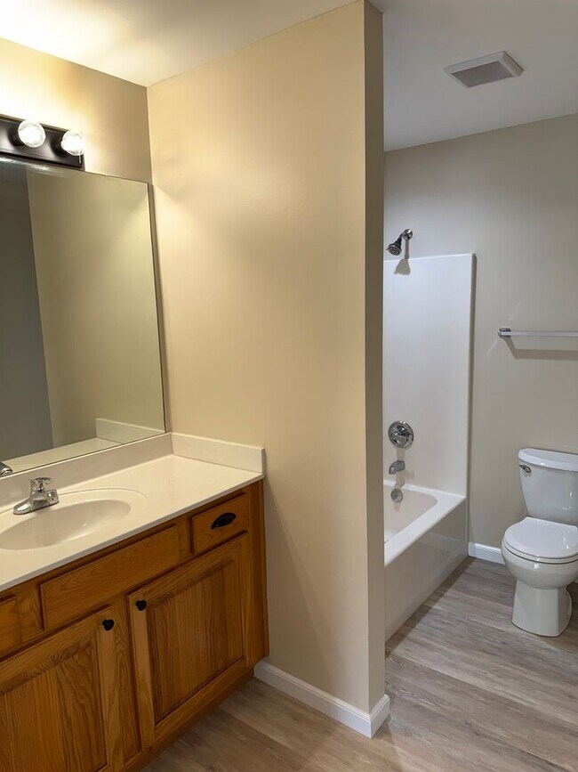 Building Photo - Newly Renovated 3-bedroom, 2 Bath Home with 1 Acre Lot!