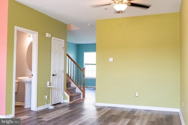 Building Photo - 46055 Gooseneck Dr