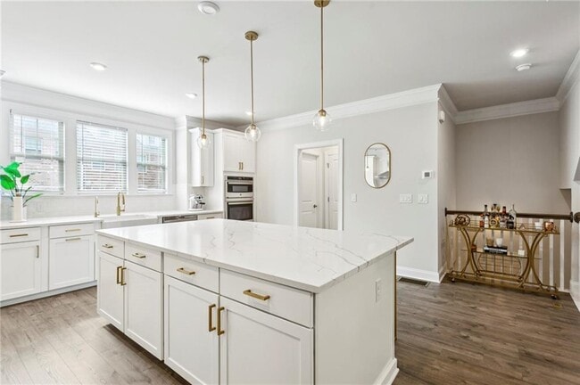 Building Photo - 1368 Live Oak Ln