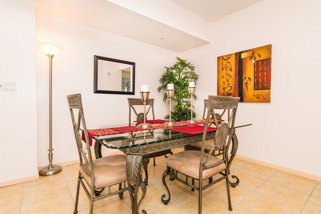 Building Photo - 511 SE 5 Ave