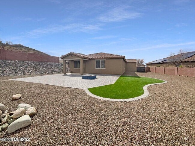 Building Photo - 58834 BRANDING IRON Ct
