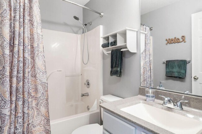 Building Photo - Beautifully Furnished with Modern Furnishi...