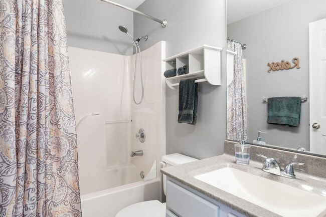 Building Photo - Beautifully Furnished with Modern Furnishings 2 bedroom 2 bath condo/apartment Branson, MO