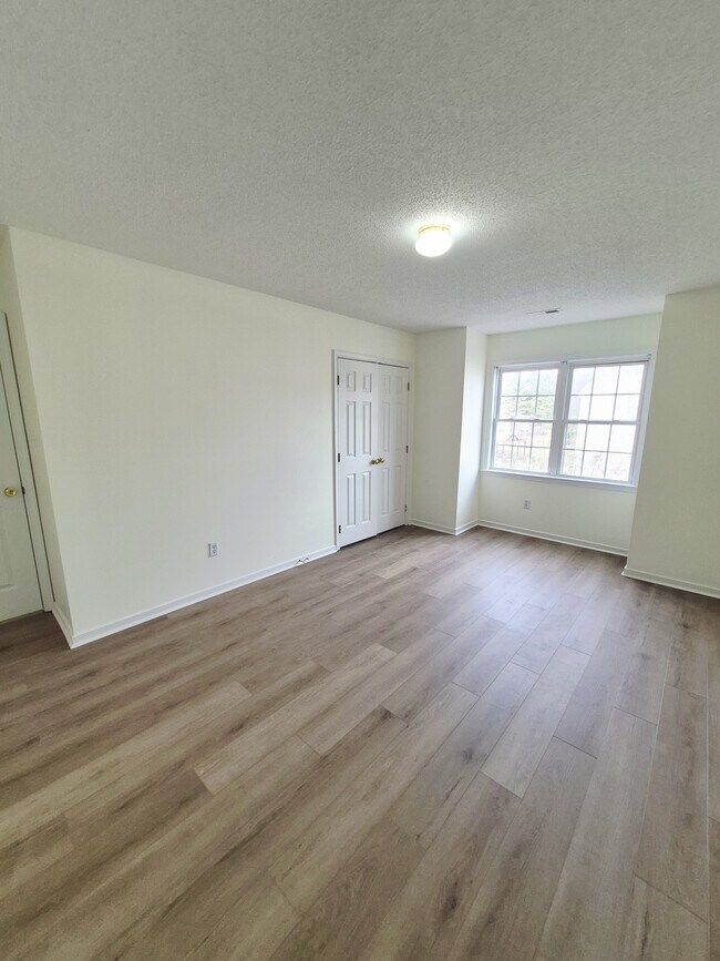 Building Photo - 7221 Oakmere Ct