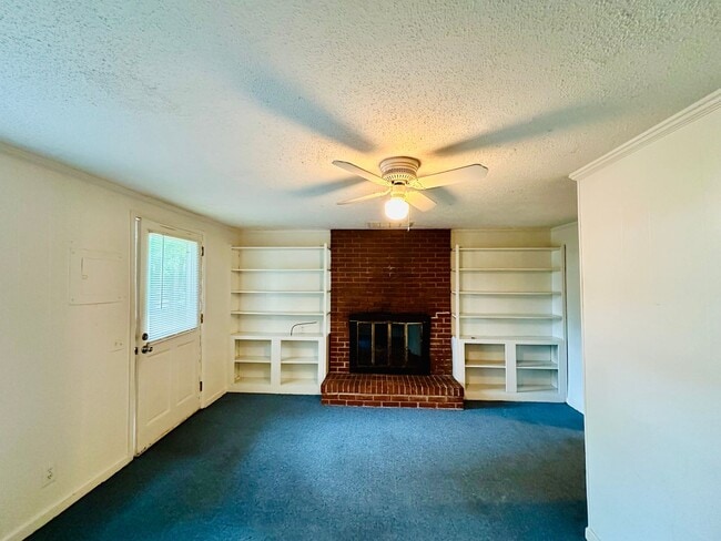 Building Photo - SEAGATE AREA - 1BD/1BA - Located just off ...