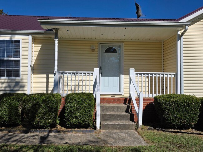 Primary Photo - SPECIAL 1/2 OFF 1st Month's Rent!!!!