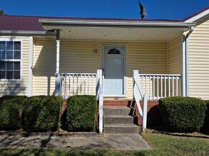 Building Photo - SPECIAL 1/2 OFF 1st Month's Rent!!!!