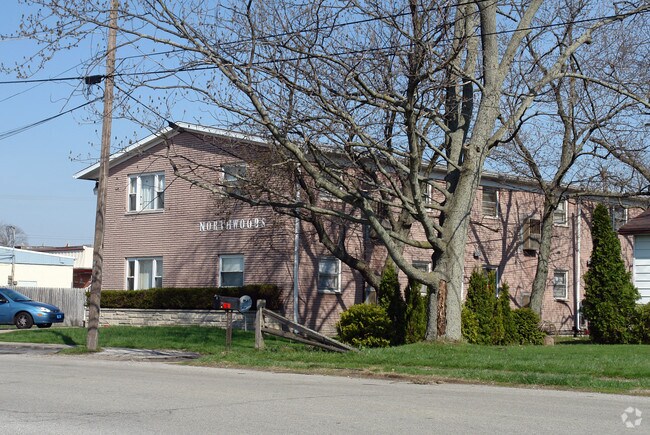 Building Photo - Northwoods