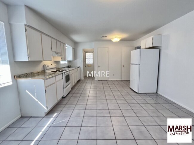 Building Photo - Spacious and updated 3 bedroom home in Tempe!