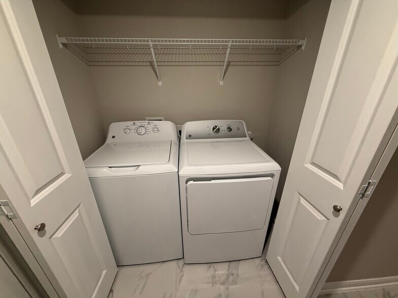 Building Photo - 684 Ferrule Dr