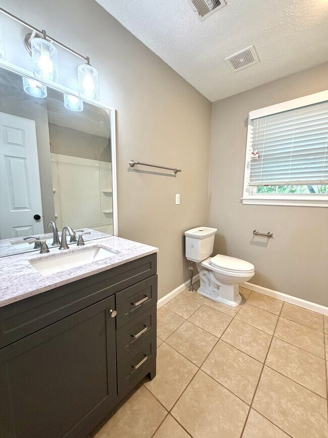 Building Photo - 1909 Needmore Rd