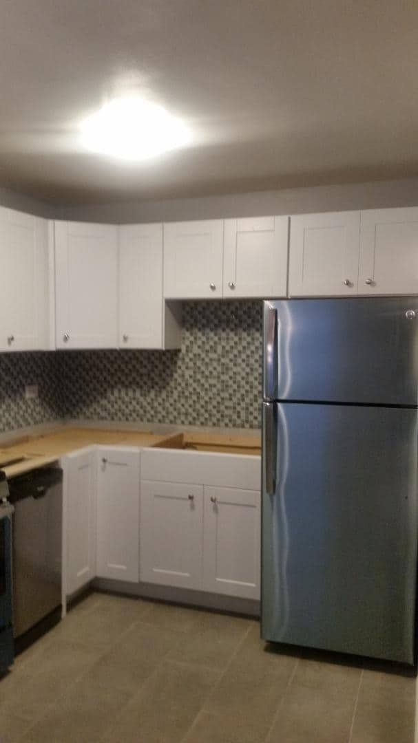 Building Photo - 2405 W Balmoral Ave