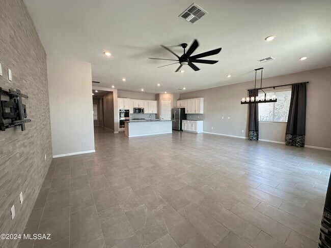 Building Photo - 12474 N Appling Ave