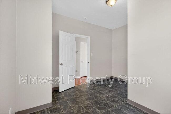 Building Photo - 5978 Laurette Ave