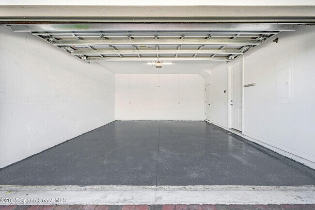 Building Photo - 1475 Isabella Dr