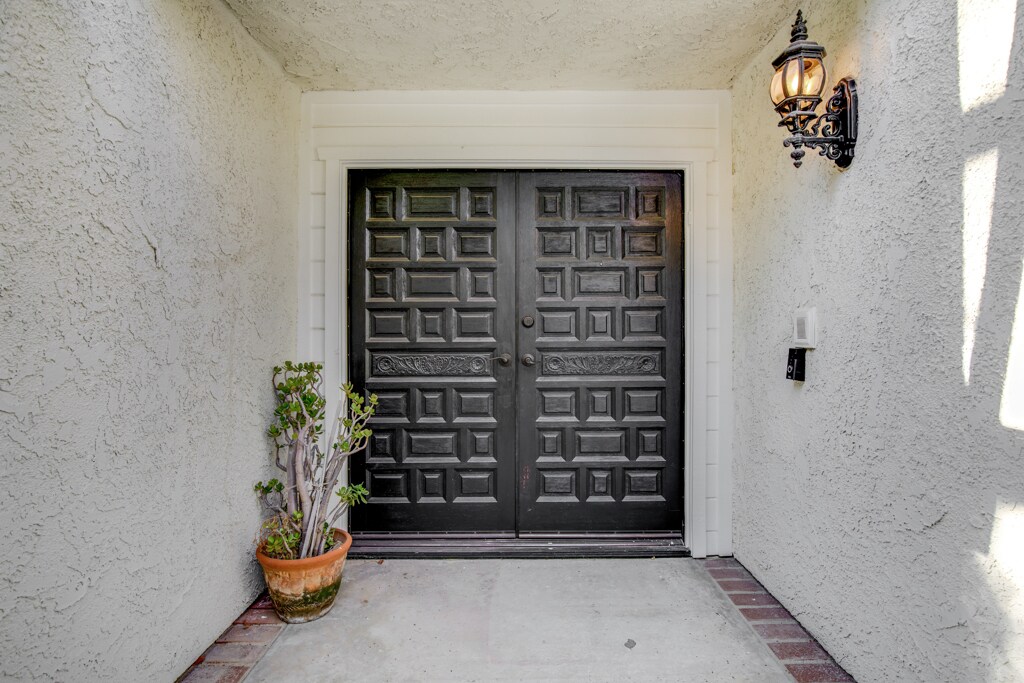 Building Photo - 23450 Park Hermosa