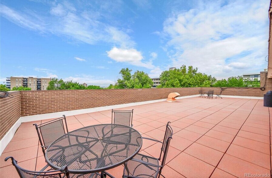 Building Photo - 1050 N Lafayette St