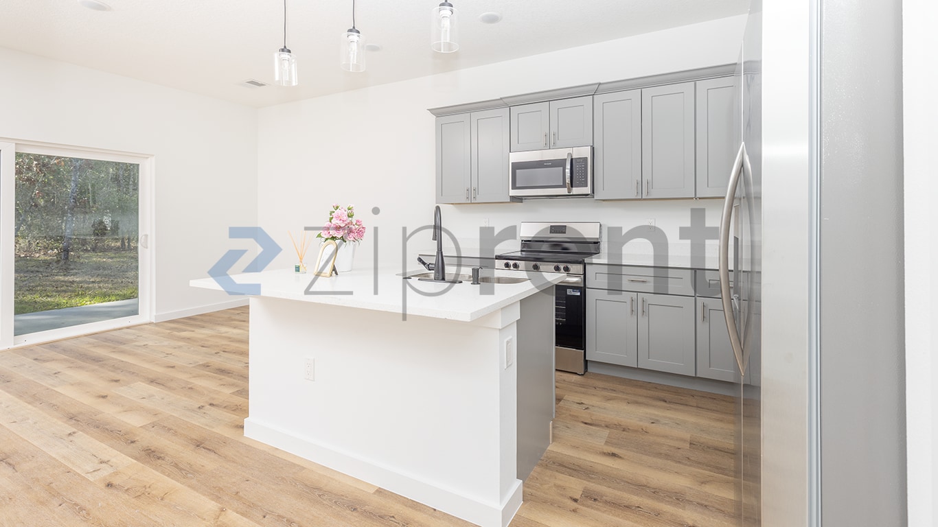 Building Photo - 7104 N Maltese Dr