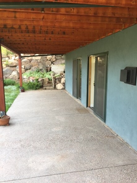 Building Photo - 305 E Sopris Dr