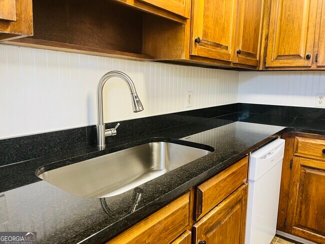 Building Photo - 207 Harwell Ave