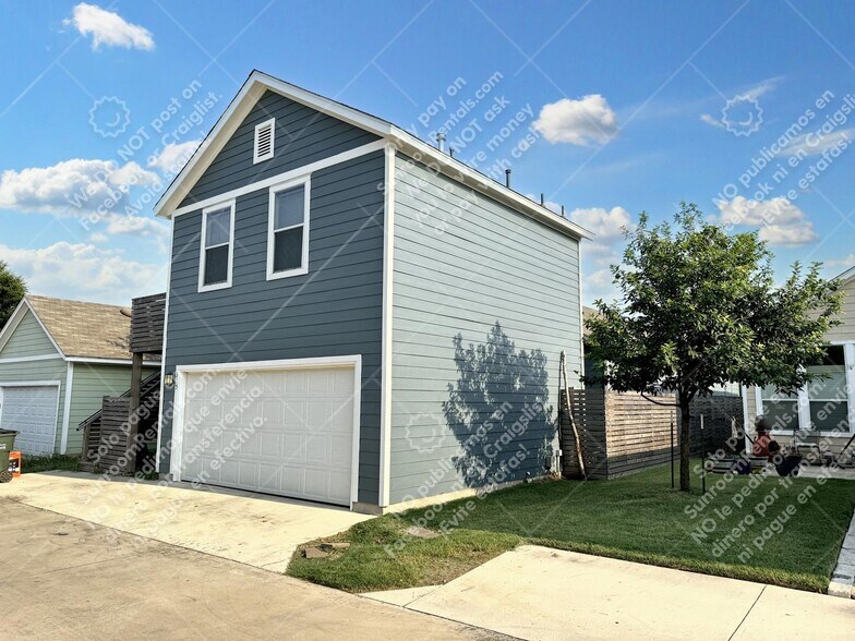 Building Photo - 315 Rachel St