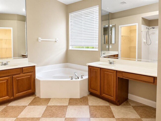 Building Photo - 8650 Tara Oaks Ct