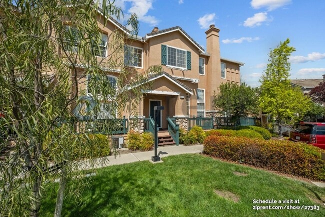 Building Photo - 2018 Swan St