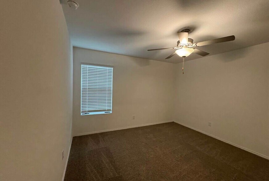 Building Photo - 1256 Mosely Cir