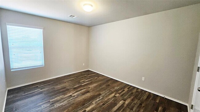 Building Photo - 3305 SE 95th St