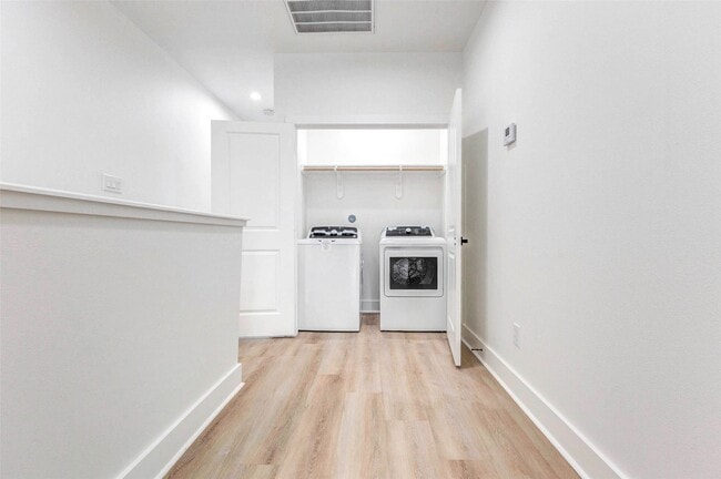 Building Photo - 112 Luetta St