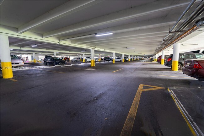 Building Photo - 17011 N Bay Rd