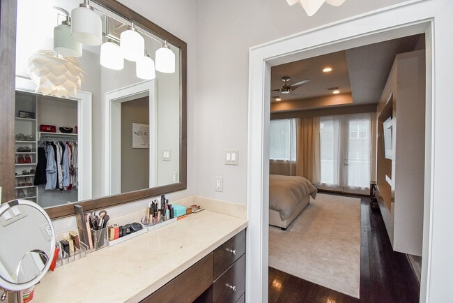 Building Photo - 1211 Rosine St