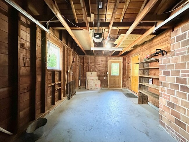 Building Photo - 3BR/1+1BA Single Family House - Bellevue