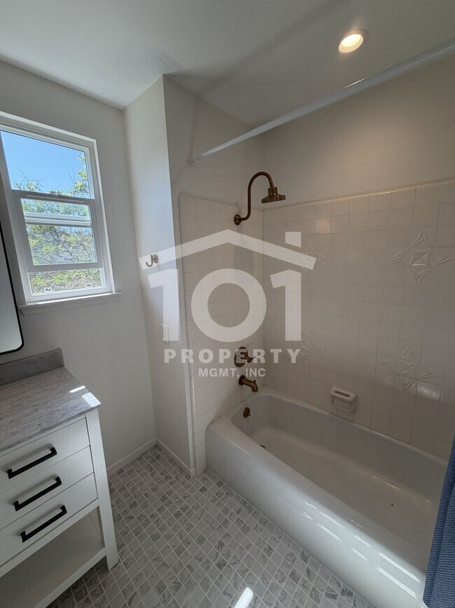Building Photo - Beautifully Updated 4BD Goleta Home on Quiet Cul-de-Sac