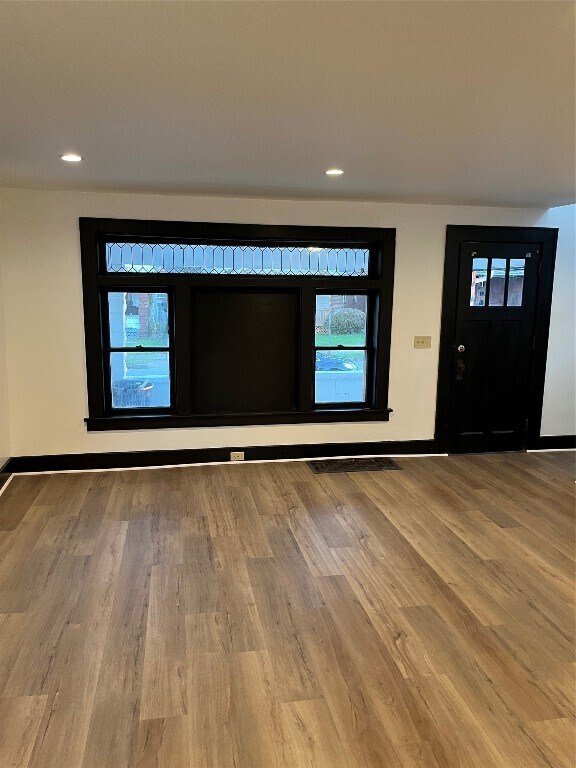 Building Photo - 254 E 30th St