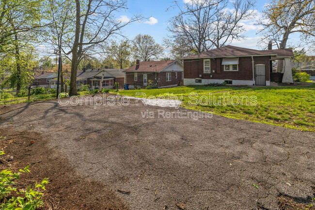 Building Photo - 3514 Colonial Ave